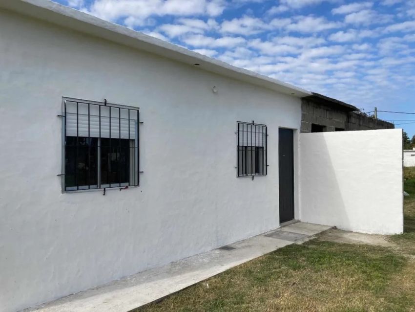 Foto de Alquiler Anual, City Golf, 2 Dormitorios, 1 Baño, Cochera, Parrillero