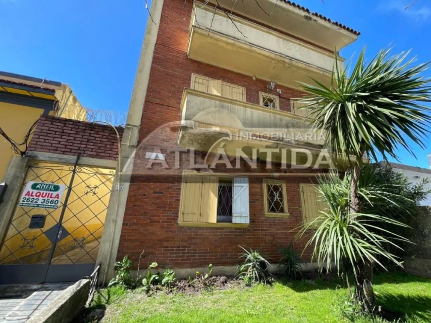 Foto de Venta! Apartamento de 1 dormitorio en Barrio Buceo al limite con Parque Batlle!