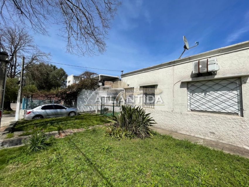 Foto de Imperdible! Venta Casa De 2 Dormitorios Con Gran Frente, Patio Y Parrillero! Belvedere. Inm, Atlántida