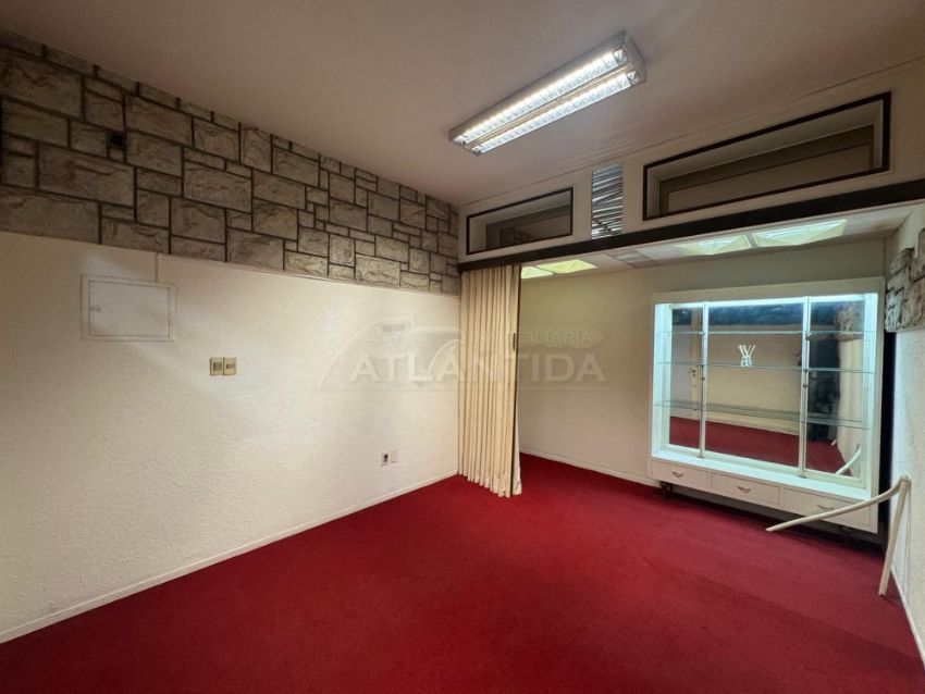 Foto de Alquiler Local Comercial Con G/C De $1.500!! Galería Diri, 18 De Julio Y Río Negro. Inm, Atlántida!