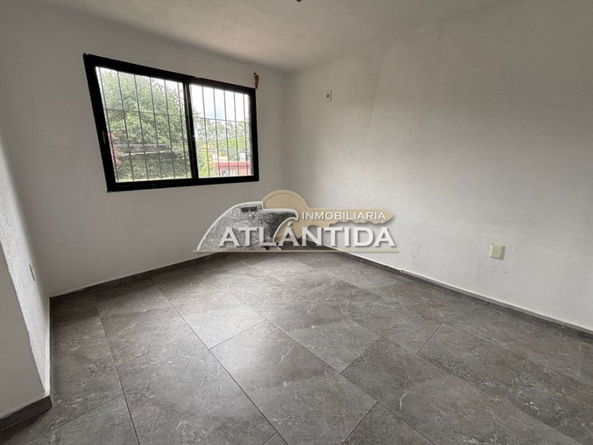 Foto de Alquiler Anual Casa De 2 Dormitorios Y 2 Ba&ntilde;os En Pinares De Atl&aacute;ntida. Inmobiliaria Atl&aacute;ntida!