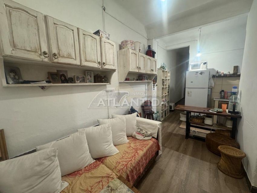 Foto de Oportunidad En Palermo! Apartamento En Planta Baja Con 2 Dormitorios Y Patio Exclusivo | Inmobiliaria Atl&aacute;ntida
