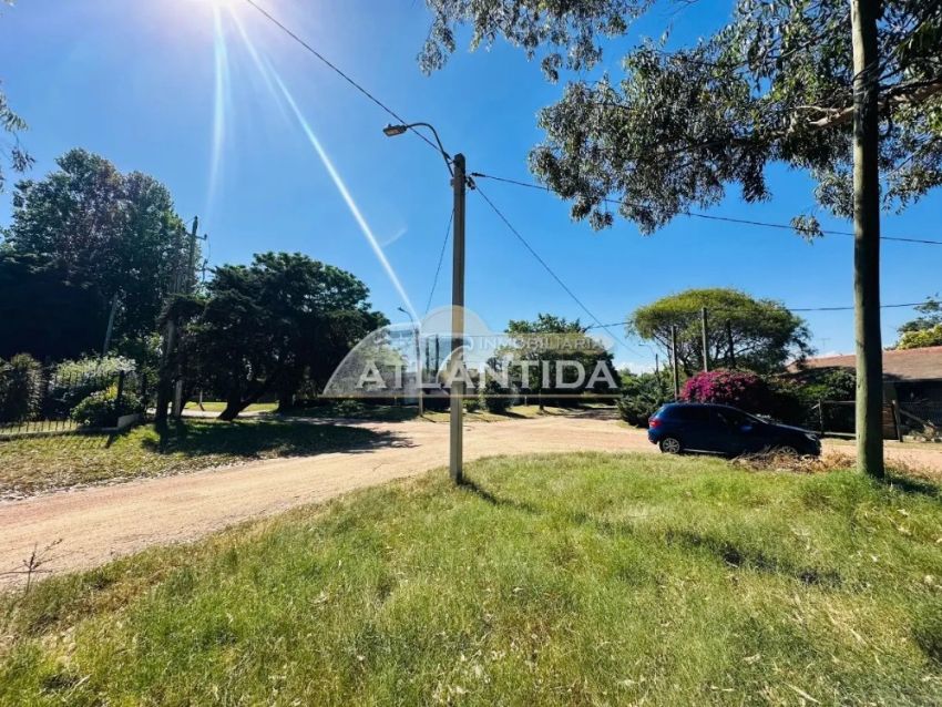 Foto de Oportunidad Para Inversionistas! 3 Terrenos En Atl&aacute;ntida! Excelente Negocio. Inm Atl&aacute;ntida.
