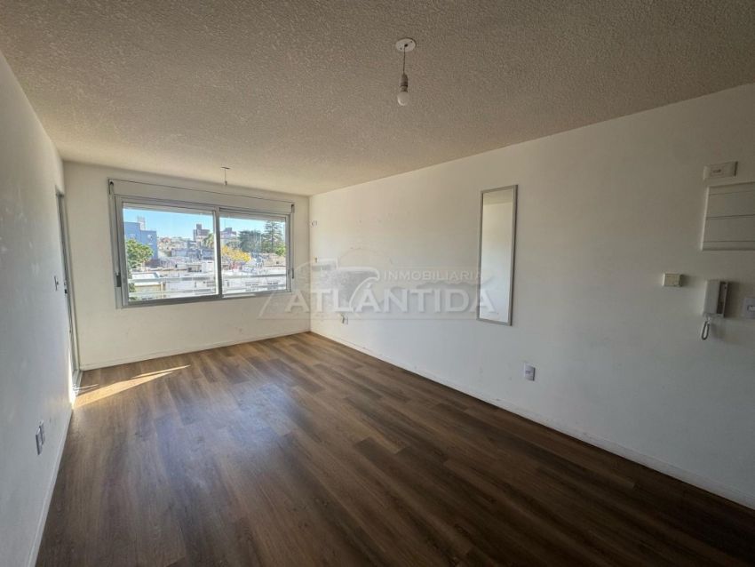Foto de Apartamento Sobre Av. Italia A Metros De M&eacute;dica Uruguaya, 1 Dormitorio Y Balc&oacute;n. Pleno Parque Batlle! Inm Atl&aacute;ntida